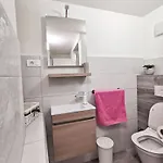 아파트 Modern Flat In Omis, With Terrace And Views, 80m² *