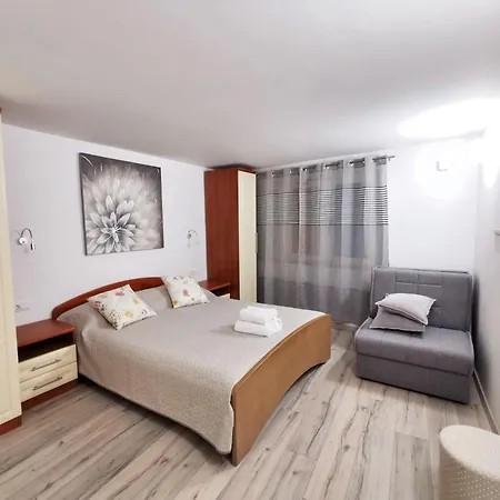 아파트 Modern Flat In Omis, With Terrace And Views, 80m²