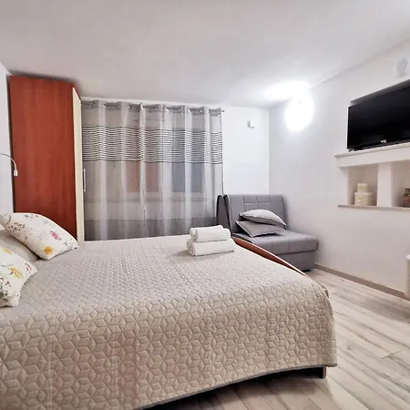 Modern Flat In Omis, With Terrace And Views, 80m² 아파트 오미스