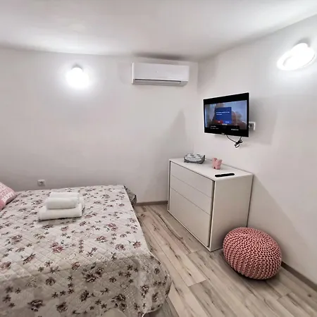 Modern Flat In Omis, With Terrace And Views, 80m² Apartament
