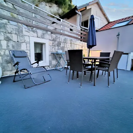 아파트 Modern Flat In Omis, With Terrace And Views, 80m² *