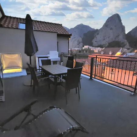 Modern Flat In Omis, With Terrace And Views, 80m²